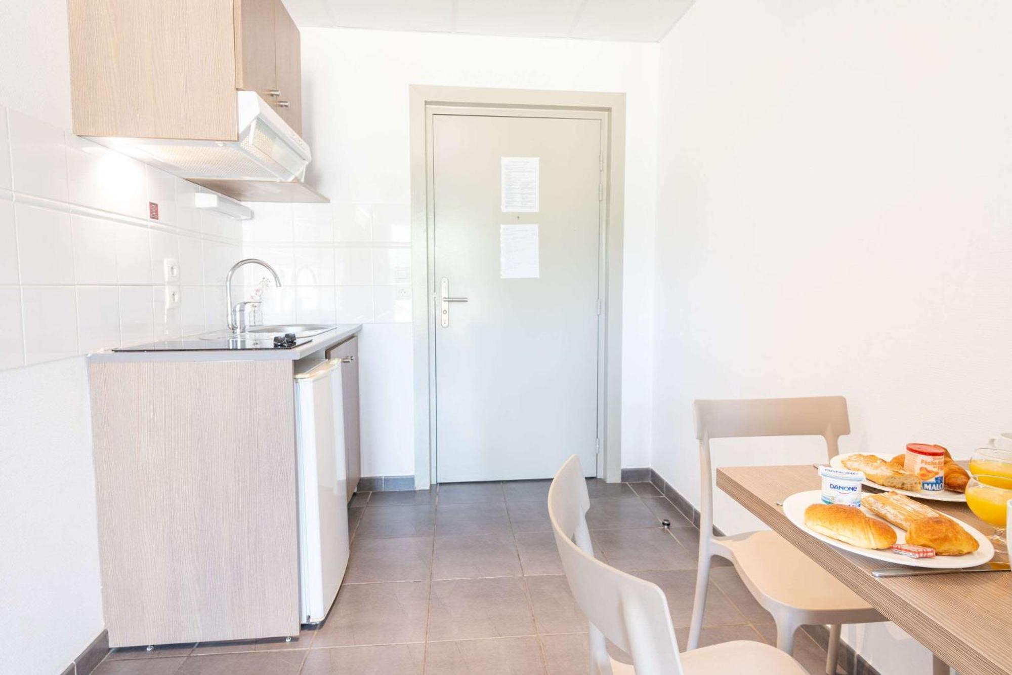Comfort Aparthotel Cannes Mandelieu Exterior photo